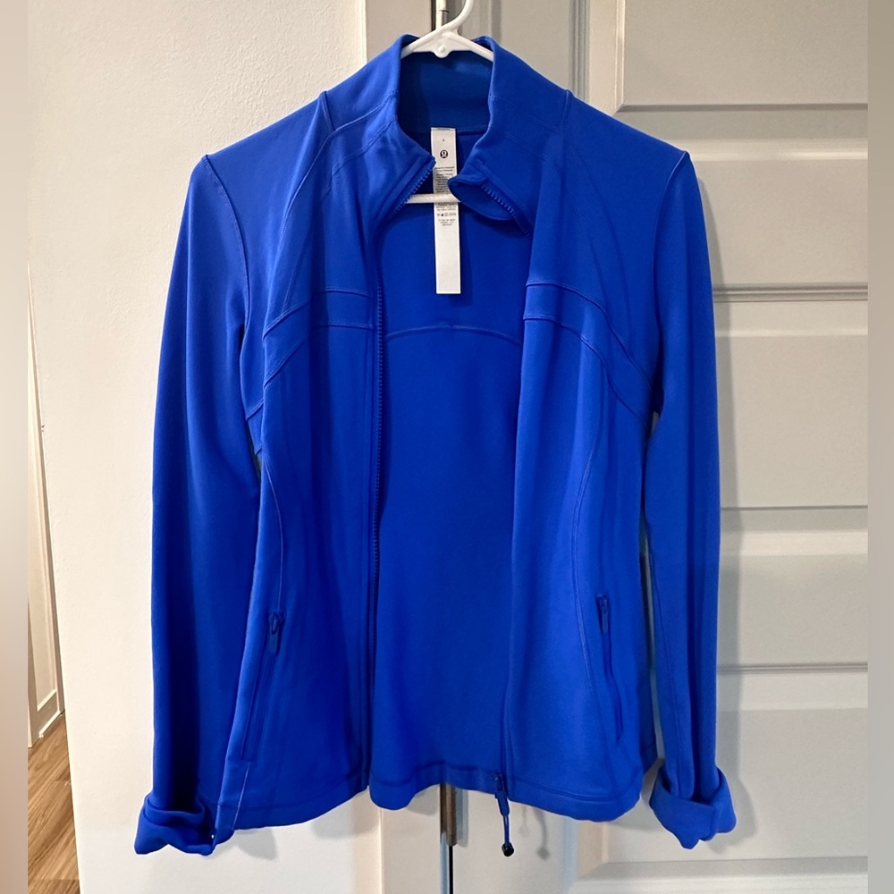 Define jacket Nulu size 4